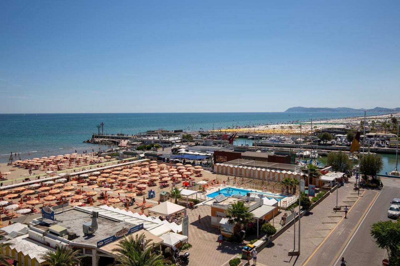 Hotel Des Nations - Vintage Hotel Sul Mare Riccione Esterno foto