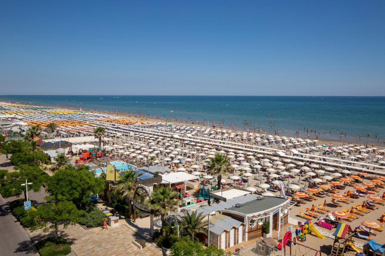 Hotel Des Nations - Vintage Hotel Sul Mare Riccione Esterno foto