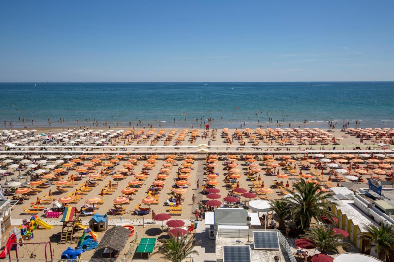 Hotel Des Nations - Vintage Hotel Sul Mare Riccione Esterno foto