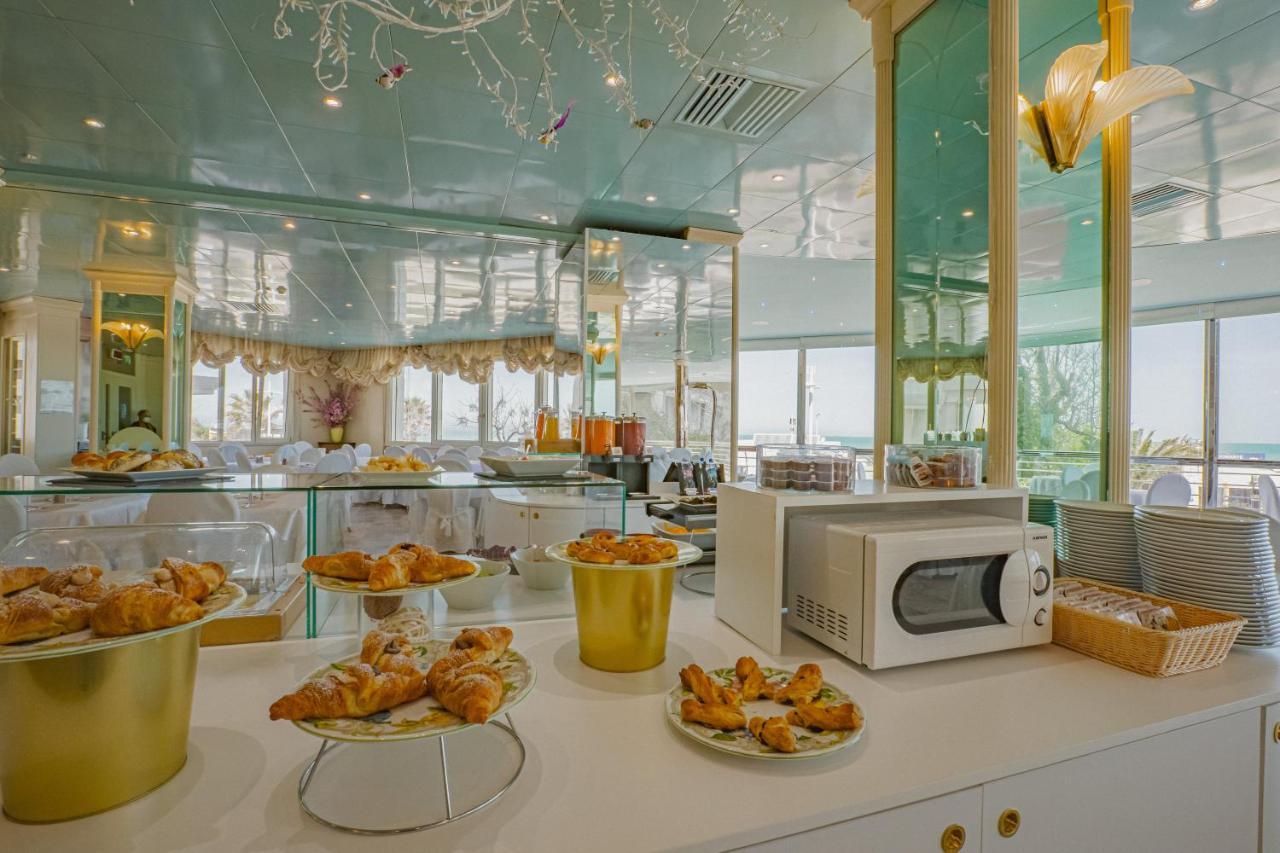 Hotel Des Nations - Vintage Hotel Sul Mare Riccione Esterno foto