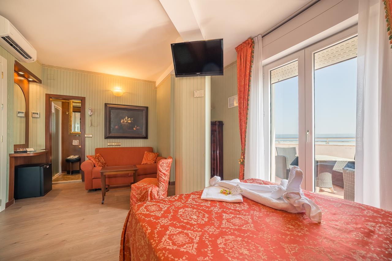 Hotel Des Nations - Vintage Hotel Sul Mare Riccione Esterno foto