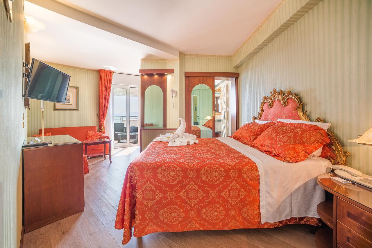 Hotel Des Nations - Vintage Hotel Sul Mare Riccione Esterno foto