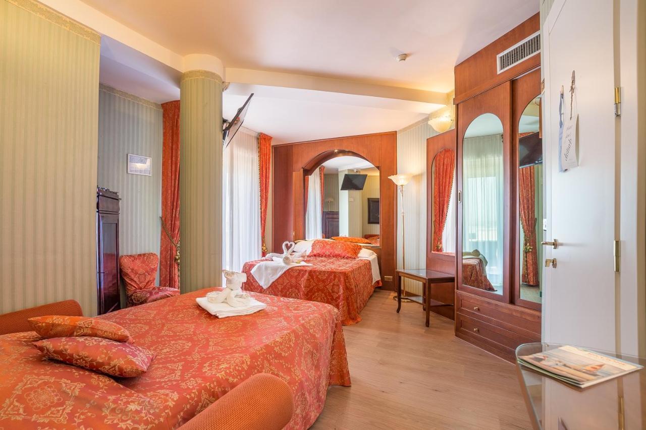 Hotel Des Nations - Vintage Hotel Sul Mare Riccione Esterno foto